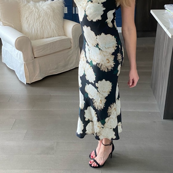 Flynn Skye Gorgeous Dress 👗 ! - Picture 4 of 8